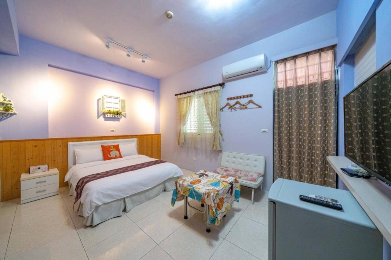 花蓮包棟彩色窩民宿 溜滑梯 烤肉唱歌 電動麻將 近東大門 Hualien Extérieur photo