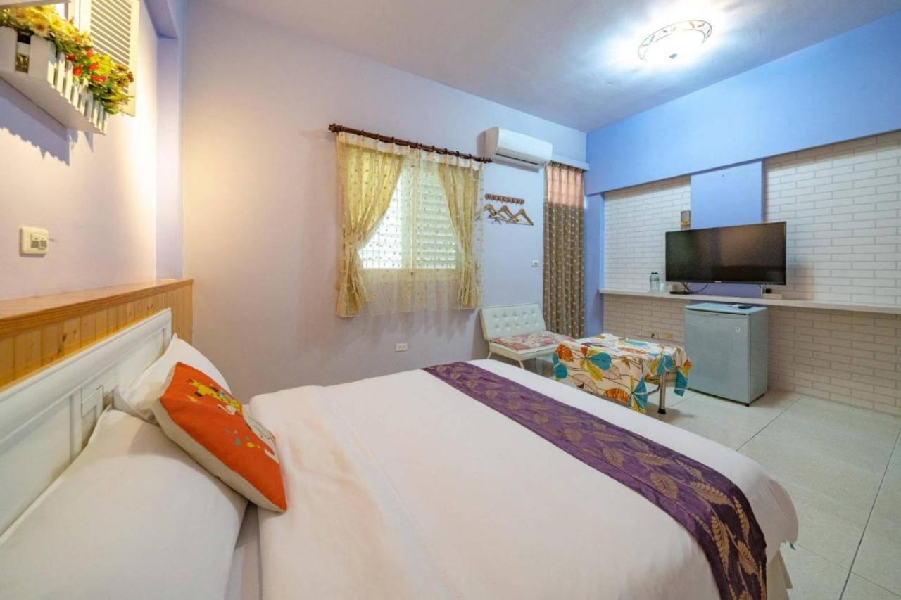 花蓮包棟彩色窩民宿 溜滑梯 烤肉唱歌 電動麻將 近東大門 Hualien Extérieur photo