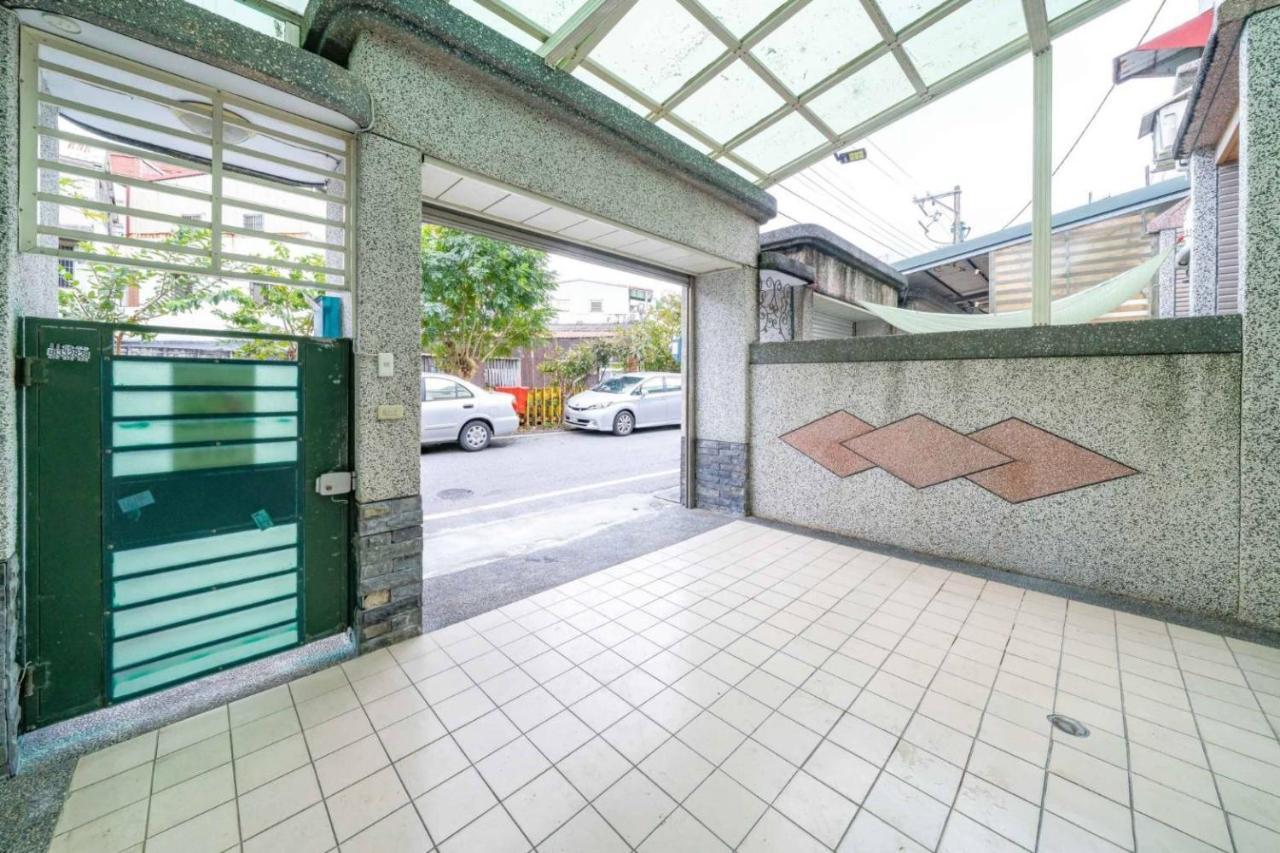 花蓮包棟彩色窩民宿 溜滑梯 烤肉唱歌 電動麻將 近東大門 Hualien Extérieur photo